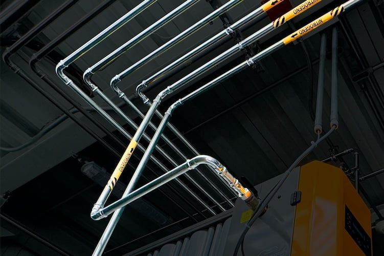 Industrial gas pipeline installation