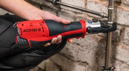 Stainless steel pipe fittings -- elbows, tees, reducers